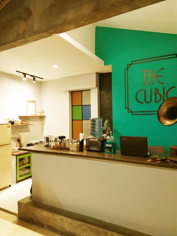 The Cubic Hostel Yogyakarta Exterior photo